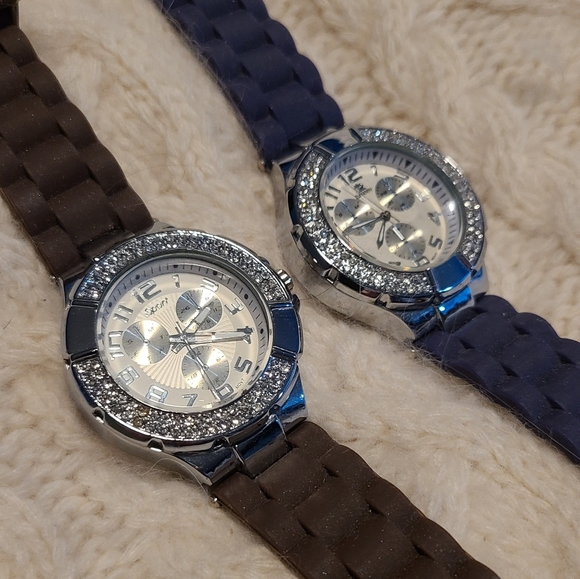 Ladies Fashion Watches - Picture 14 of 15